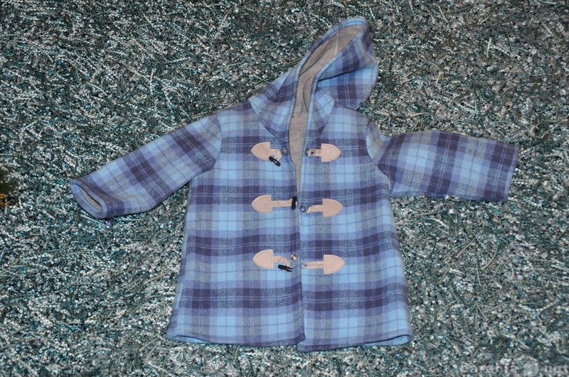 Продам: Весеннее пальто Benetton Baby