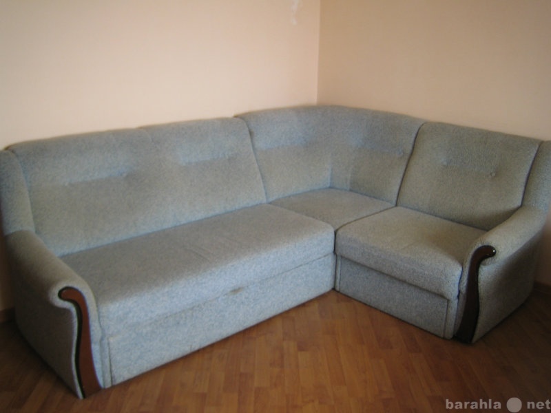 Продам: Продам угловой диван в хорошем состоянии