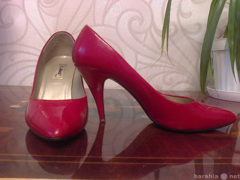 Продам: туфли красные бу