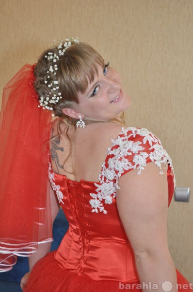 Продам: Свадебное платье красного цвета