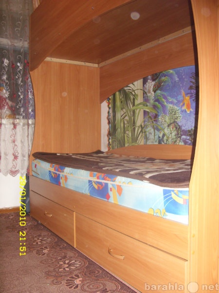 Продам: Продам двухъярусную кровать