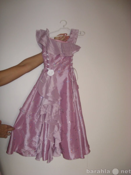 Продам: Праздничное платье для девочки.