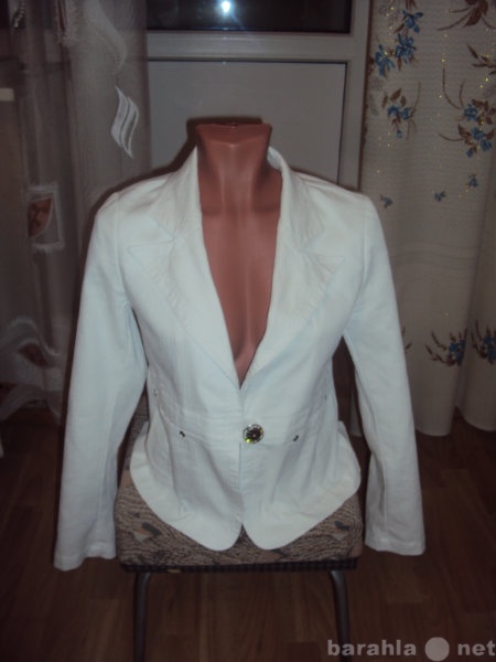Продам: Белоснежный пиджак