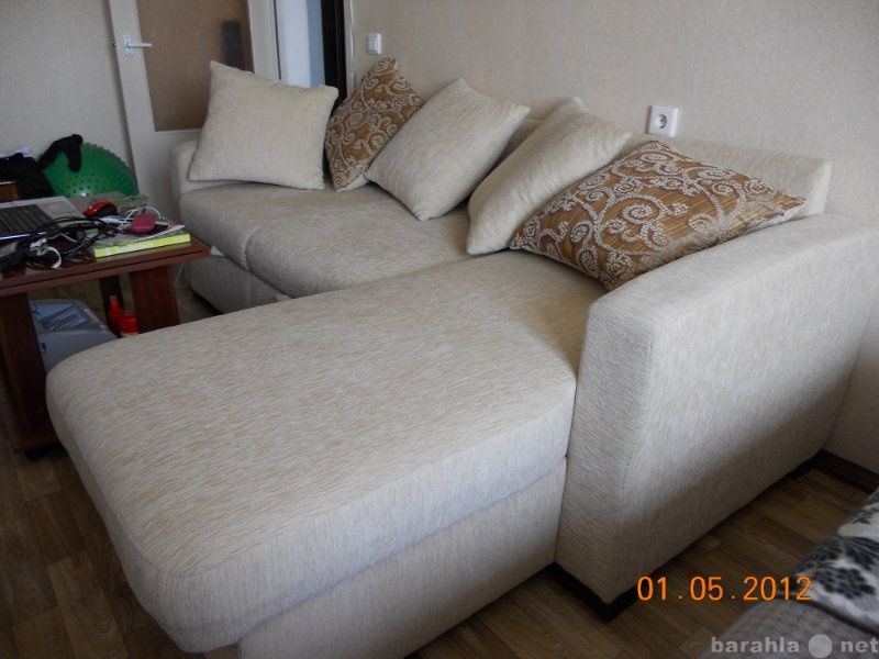 Продам: Угловой диван с козеткой