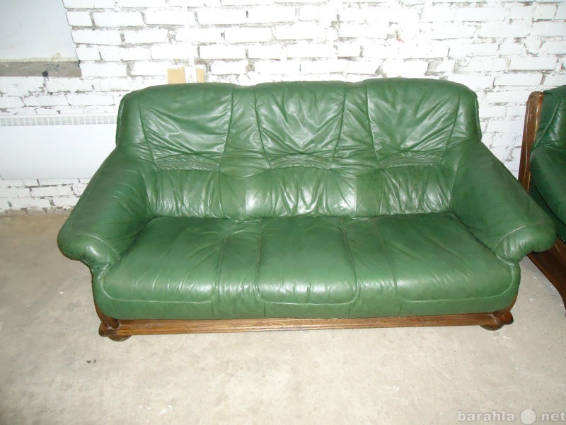 Продам: Мягкая мебель для гостиной: диван + 2 кр