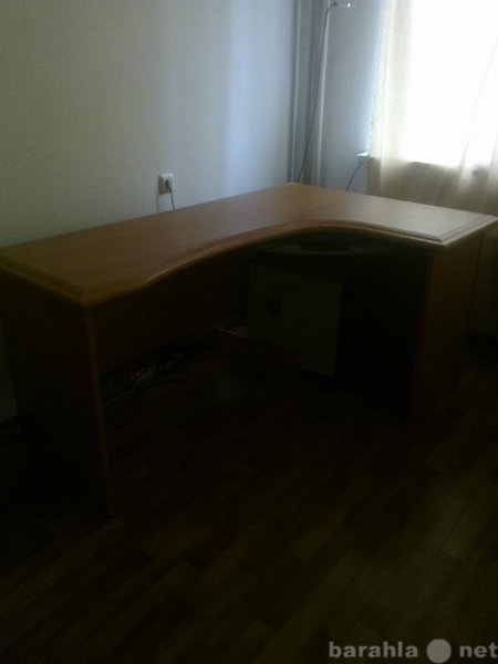 Продам: стол офисный угловой
