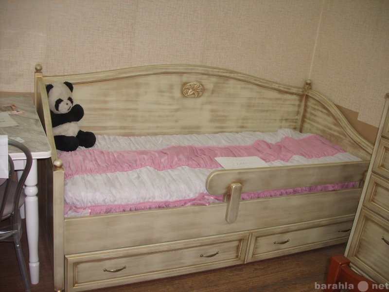 Продам: Красивая кровать