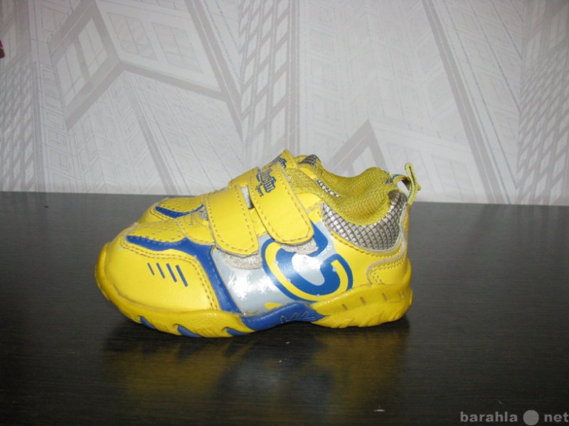 Продам: Детские кроссовки 23 размера