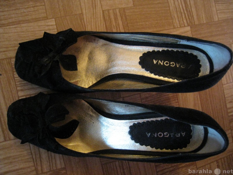 Продам: Женские замшевые туфли