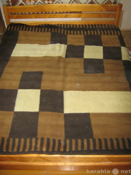 Продам: Двуспальная кровать из сосны