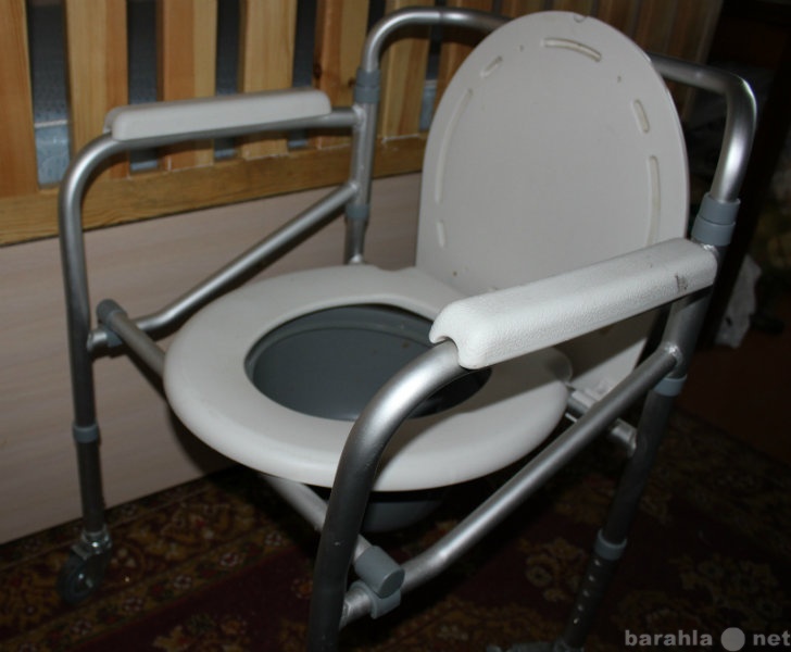 Продам: Медицинский стул(для инвалидов)