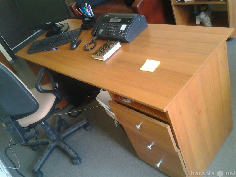 Продам: Продам офисные письменные столы