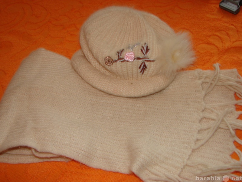 Продам: шапочка и шарфик на 1-2 годйка