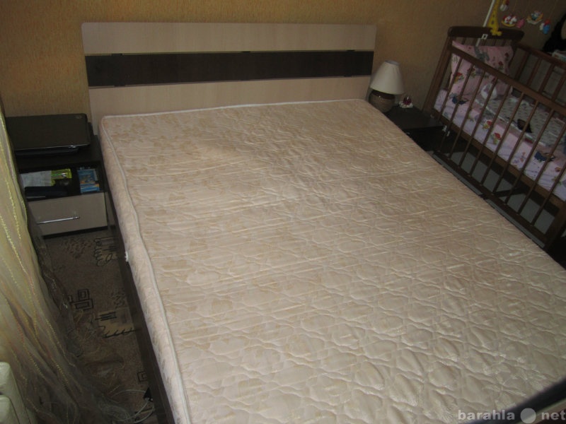 Продам: Двухспальная кровать 1600*2000