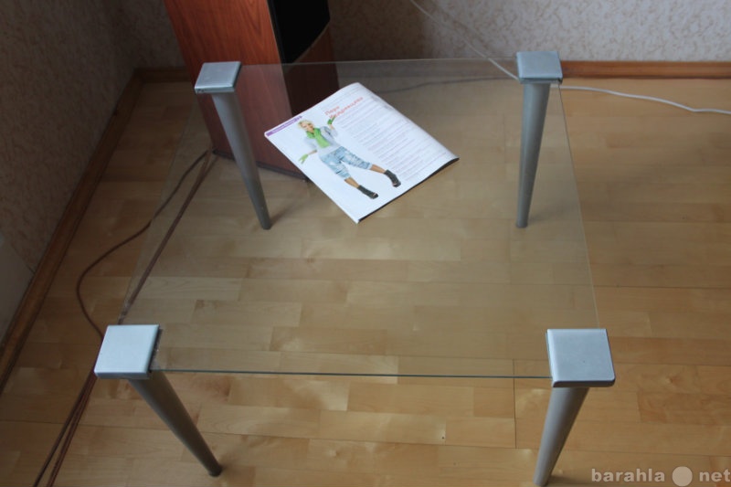 Продам: журнальный столик IKEA