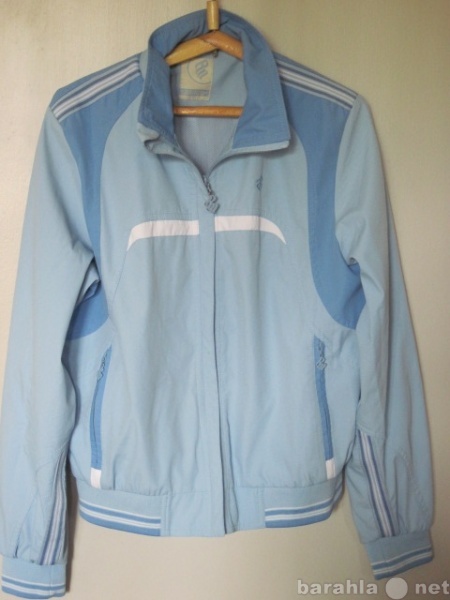 Продам: спортивная куртка почти новая
