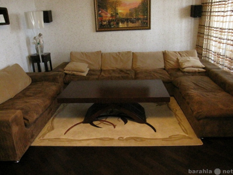 Продам: диваны в гостиную:  угловой и двухместн.