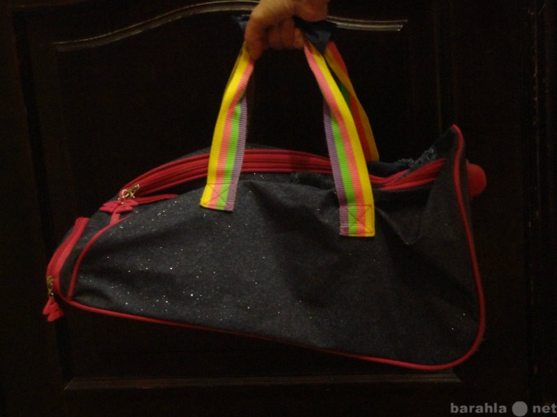 Продам: Детскую дорожную сумку "WINX"