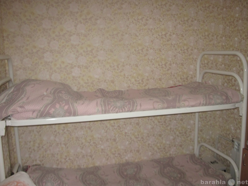 Продам: двухярусная кровать с матрацами