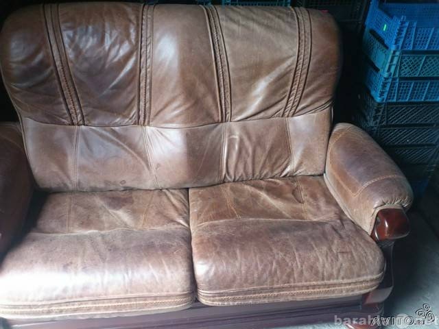 Продам: кожаный диван антиквариат