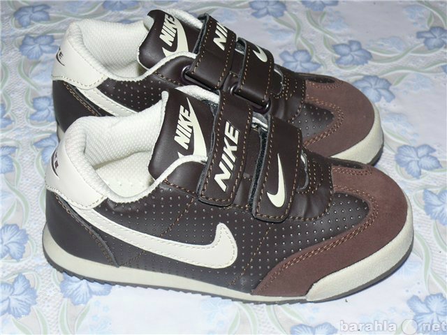 Продам: Новые коричневые кроссовки Nike 18,5 см