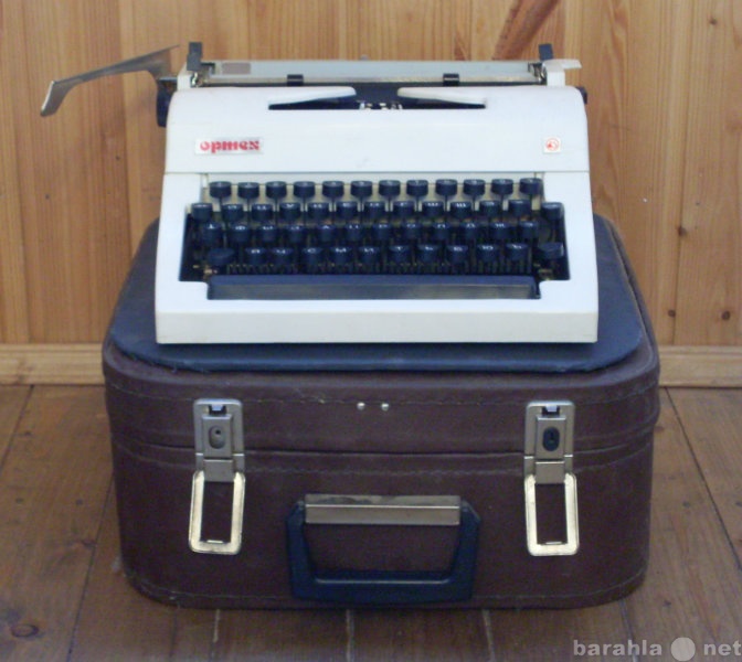 Продам: Портативная пишущая машинка