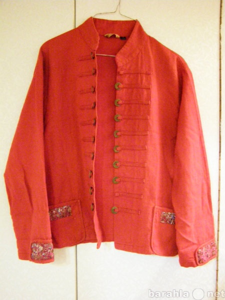 Продам: Красный льняной пиджак с вышивкой