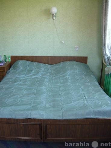 Продам: 2 кровати с матрацами (полуторки)