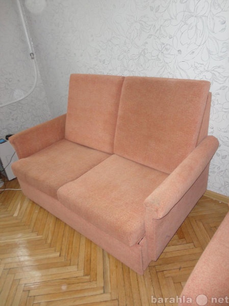 Продам: СРОЧНО Продается комплект диван,два крес