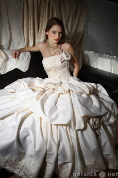 Продам: Дизайнерское свадебное платье