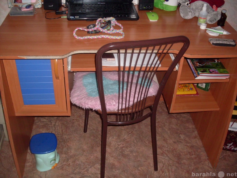 Продам: Компьютерный стол и стенка