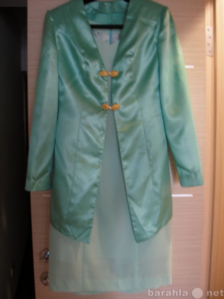 Продам: Продам нарядный костюм - платье и пиджак