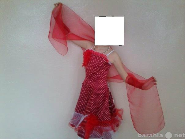 Продам: Платье на девочку 8-11 лет
