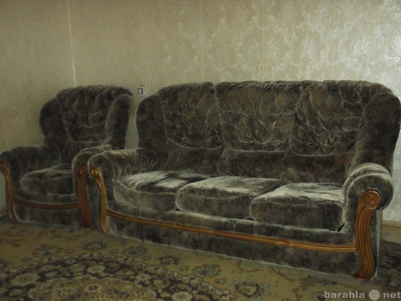 Продам: диван - кровать с двумя креслами