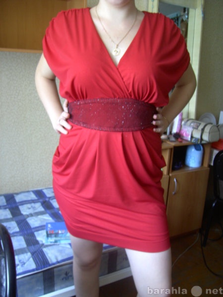 Продам: красное короткое платье