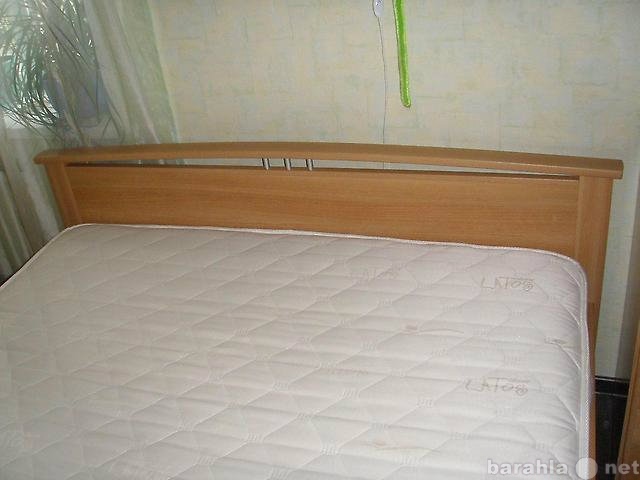 Продам: Двуспальная кровать