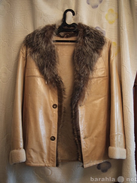 Продам: Мужская кожаная куртка (воротник - волк)