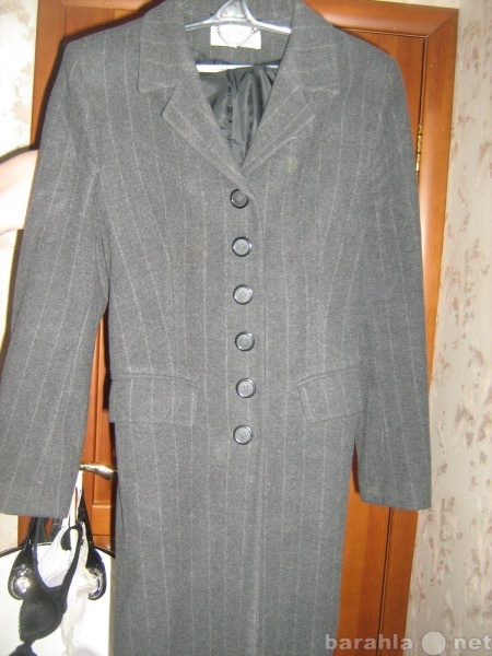 Продам: Пальто драповое длинное