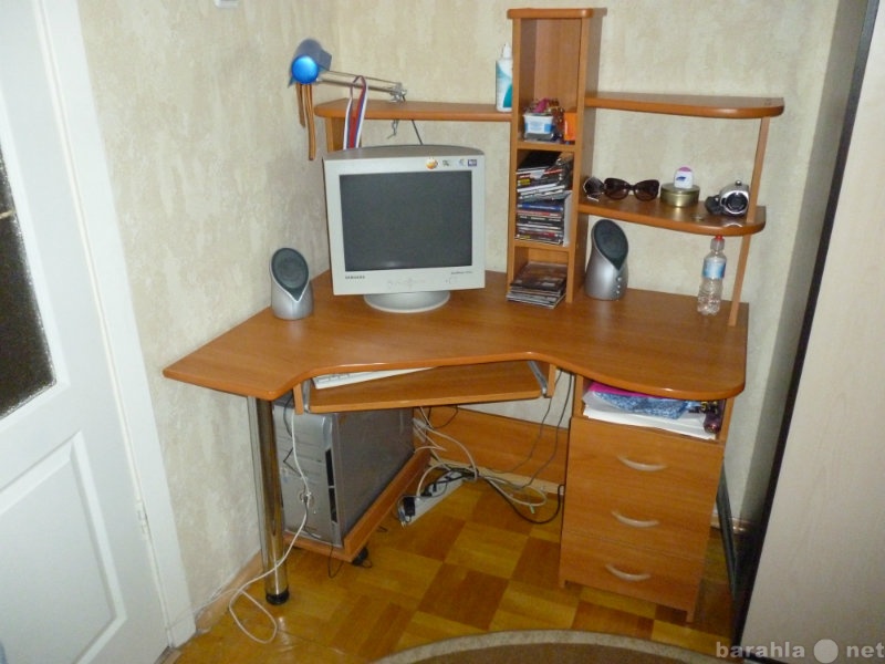 Продам: компьютерный стол