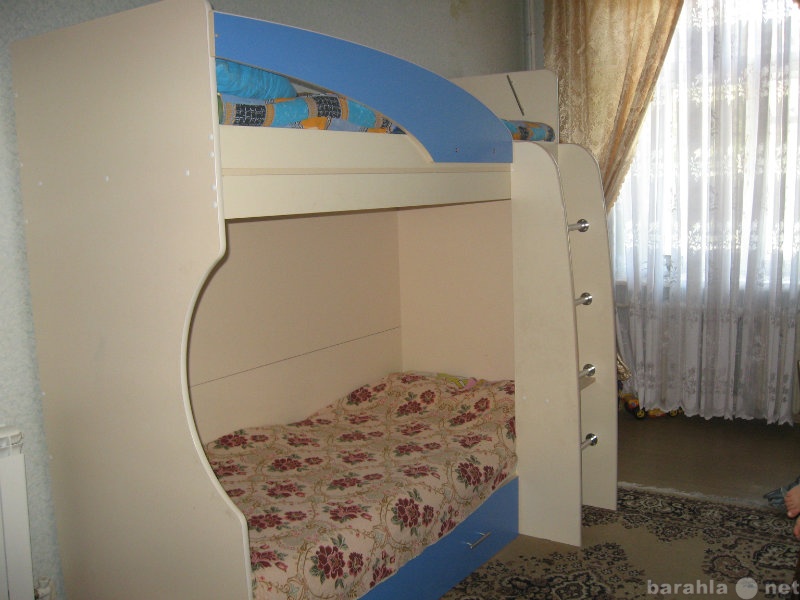 Продам: двухъярусную кровать