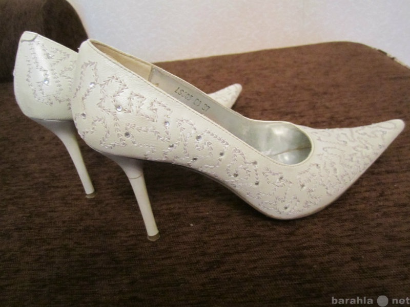 Продам: туфли женские свадебные