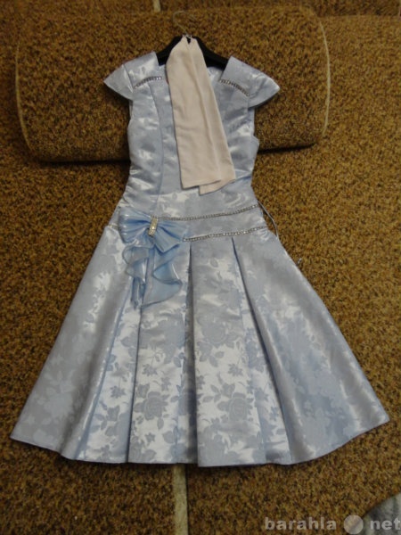 Продам: нарядное платье для девочки 8-10 лет