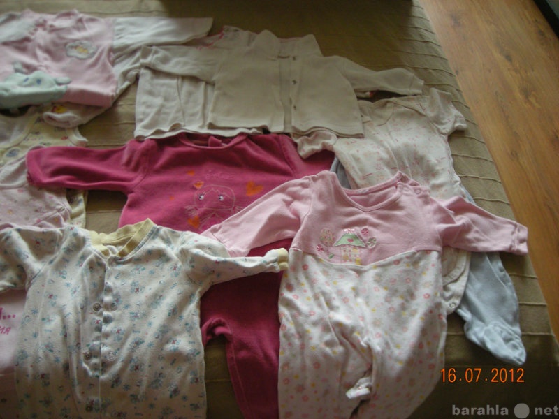 Продам: детская одежда до года на девочку