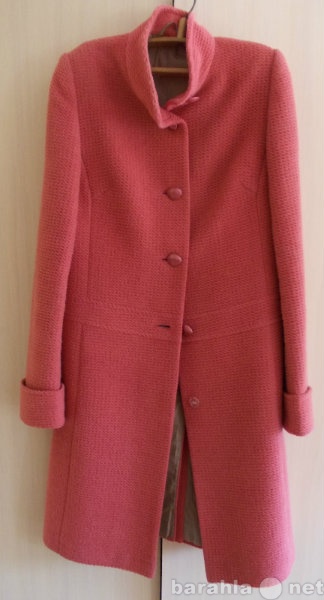Продам: Розовое демисезонное пальто