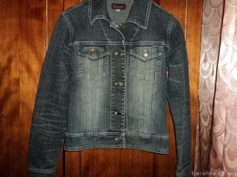 Продам: Сине-серая джинсовая куртка размер S