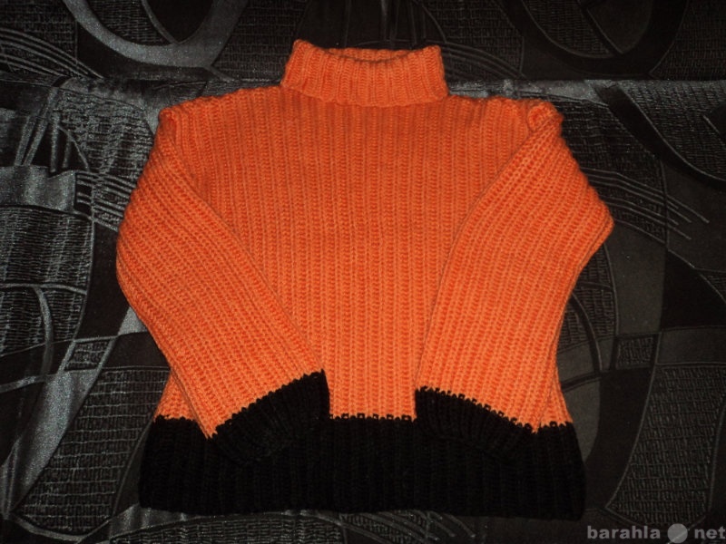 Продам: Теплый оранжевый вязанный свитер
