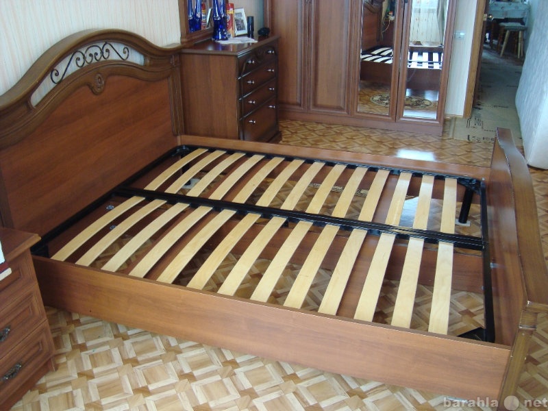 Продам: двух спальная кровать