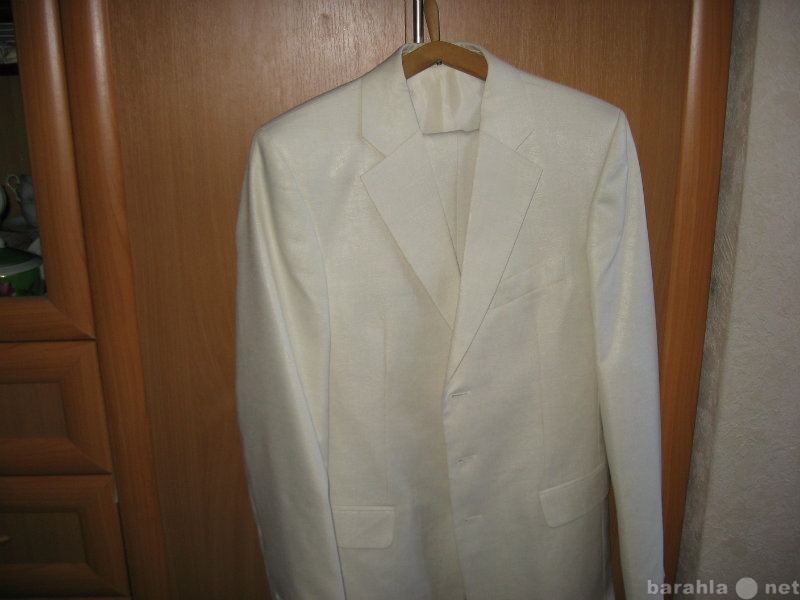 Продам: Нарядный мужской костюм 46-48 размер
