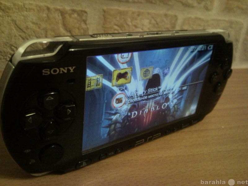 Продам: Продам PSP 3008 PB + 4Gb