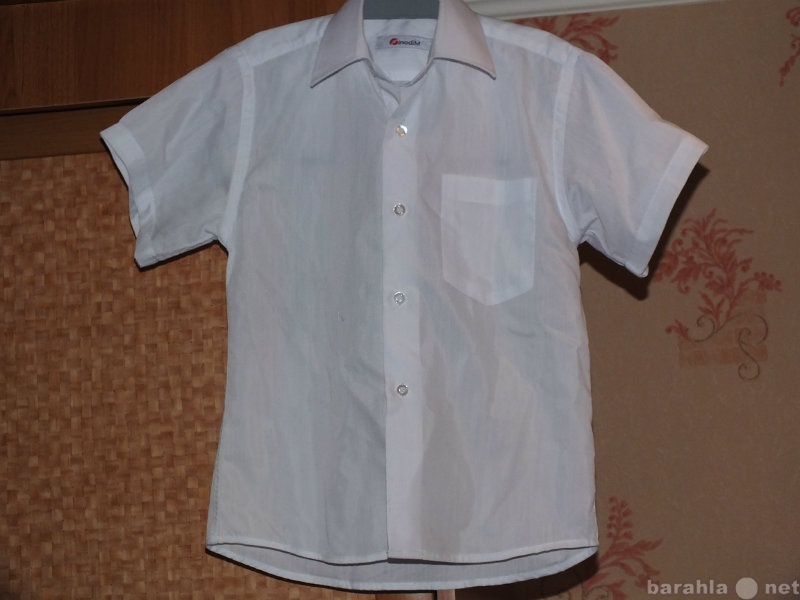Продам: рубашка белая для мальчика